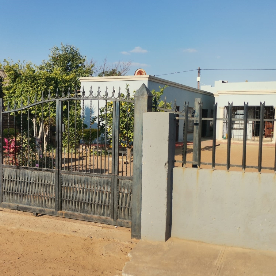 2 Bedroom Property for Sale in Lethlabile North West